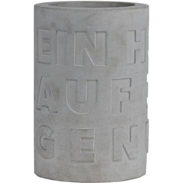 räder POESIE Flaschenkühler 'EIN HOCH AUF DEN GENUSS' – Beton, Ø 10 cm × H 15 cm, für Flaschen bis 500 ml, grau. Ø 10 cm - Höhe: 15 cm - Bild-Darstellung des Produktes 1