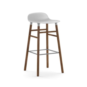 Normann Copenhagen Form Barstuhl, Simon Legald, Walnussholz-Beine, Made in Denmark. Sitzhöhe 75 cm - B 44 x T 44 cm - Bild-Darstellung des Produktes 1