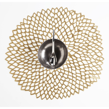 chilewich Pressed Vinyl Dahlia rund Platzset, 36 x 39 cm, gold, 2er-Set. 36x39 cm - Bild-Darstellung des Produktes 1