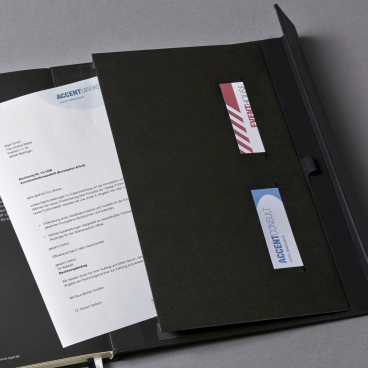 Notizbuch Conceptum Pure A4+ hardcover 97 Blatt kariert schwarz Magnetverschluss Notizbuch Conceptum Pure A4+ hardcover 97 Blatt kariert schwarz Magnetverschluss - Bild-Darstellung des Produktes 1