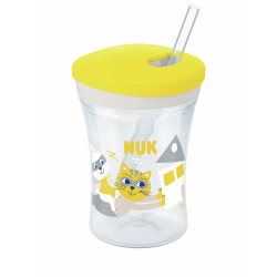 NUK Action Cup Trinkflasche, Trinklernflasche mit weichem Strohhalm, ab 12 Monaten, Fassungsvermögen: 230 ml, farbig sortiert 10.255.391