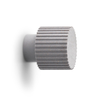 Normann Copenhagen Chip Garderoben-Wandhaken S – Holz und Kunststoff, einfach zu montieren, industrieller Look. Länge 5 cm, Ø 4,6 cm - Bild-Darstellung des Produktes 1