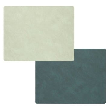 Lind DNA Double Square Nupo Tischset, wendbar aus recyceltem Leder und Naturkautschuk, äußerst stabil, schmutz- und wasserabweisend, mit feuchtem Tuch oder Fensterspray abwischbar, hergestellt in Dänemark. dark green/olive green - Bild-Darstellung des Produktes 1